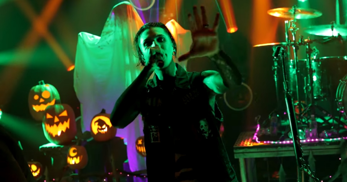 Motionless In White: 'Creatures X' Live Performance