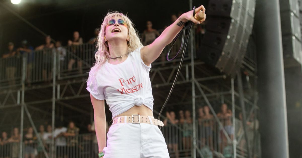 Hayley Williams of Paramore Performing Live 