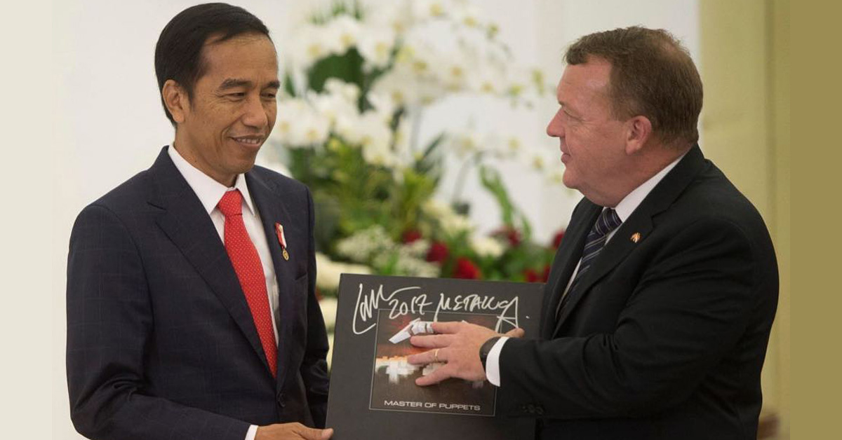 Danish Prime Minister Gifts Master Of Puppets Box Set To Indonesian President