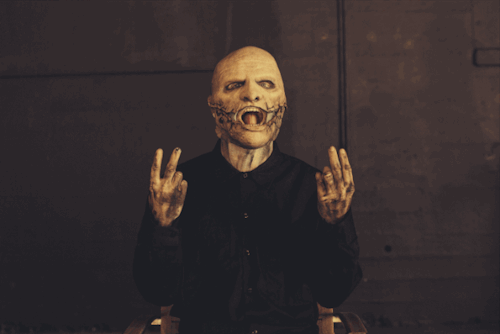 Corey Taylor Explains New Slipknot Mask!