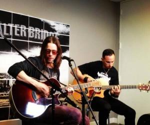 Guitar Lessons With Alter Bridge!